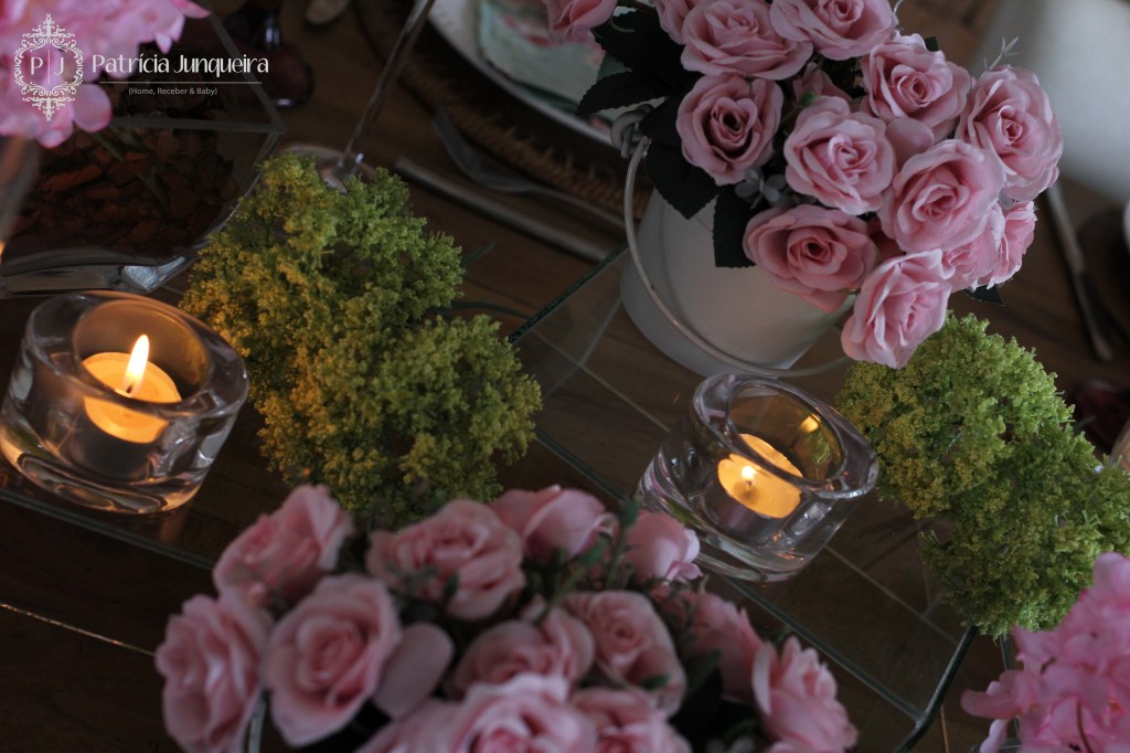Decoração de mesa para jantar em verde e rosa. Receber amigos em casa por Patricia Junqueira