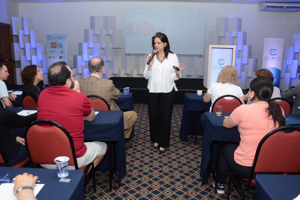 Cursos de empreendedorismo e etiqueta social e corporativa por Patricia Junqueira e Escola Brasileira de Etiqueta