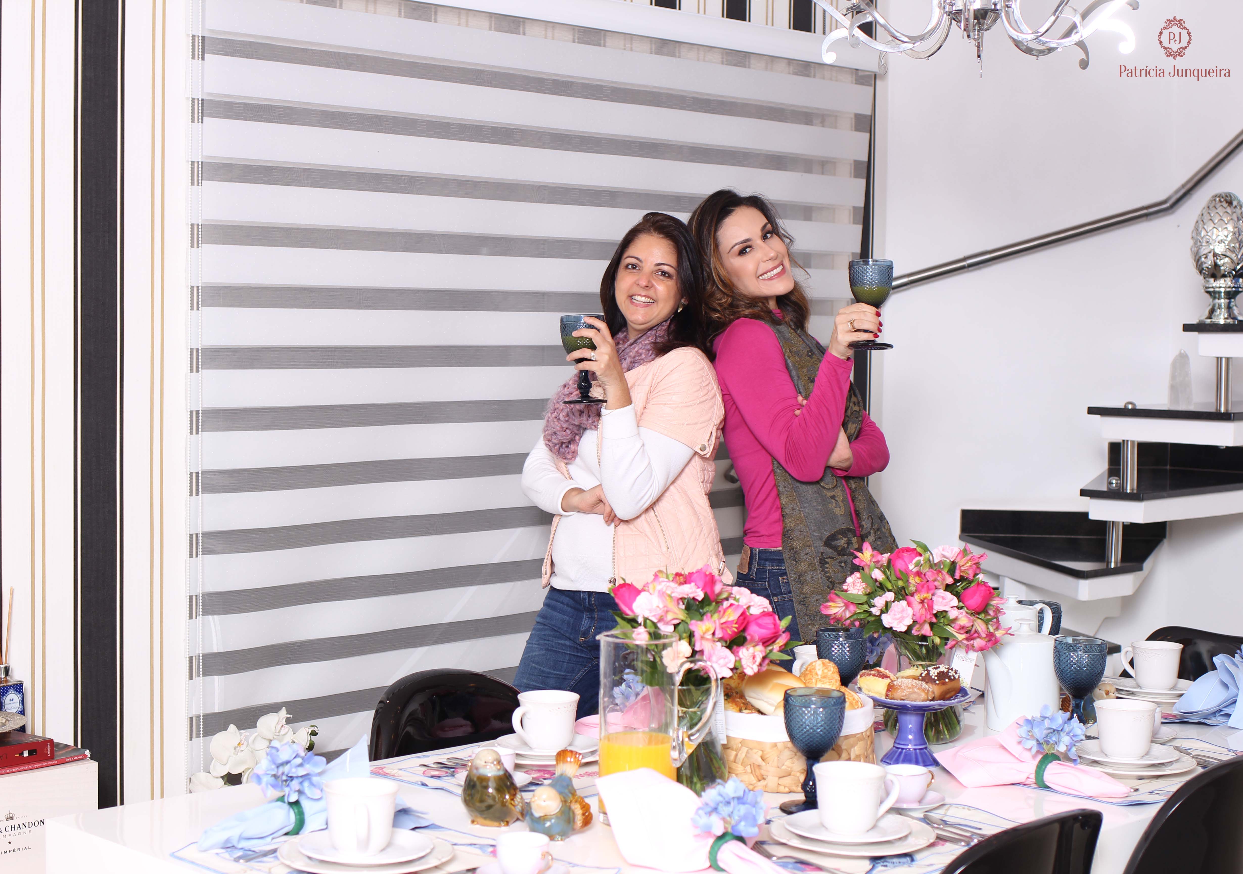 Mesa decorada por Patricia Junqueira para a apresentadora Nadja Haddad do SBT para a Revista Caras